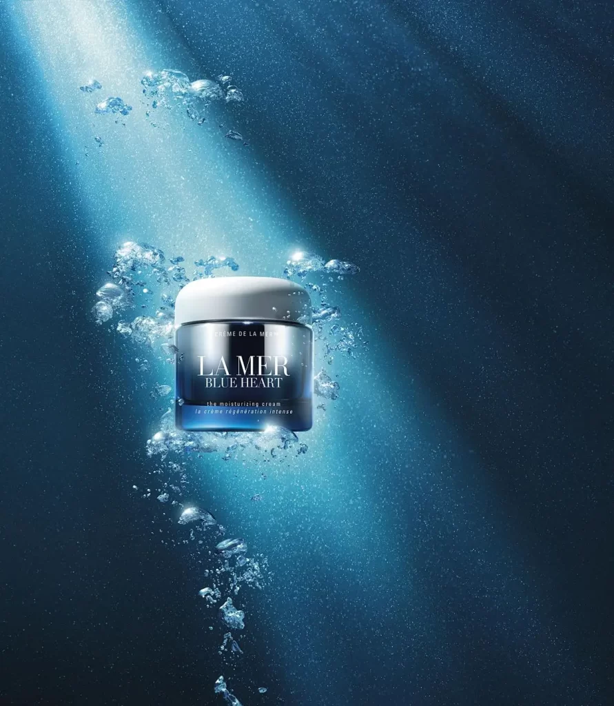 LA MER blue heart moisturizing cream underwater