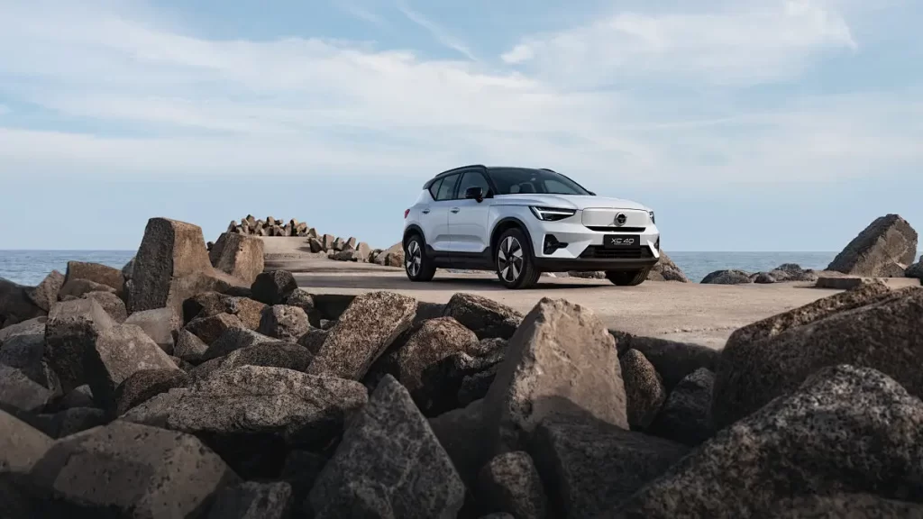 VOLVO XC40