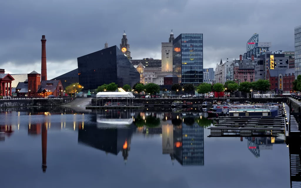 Cityscape Reflection Water Boats Architecture Cloudy