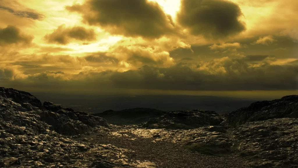 landscape clouds sunlight rocky horizon dramatic natural