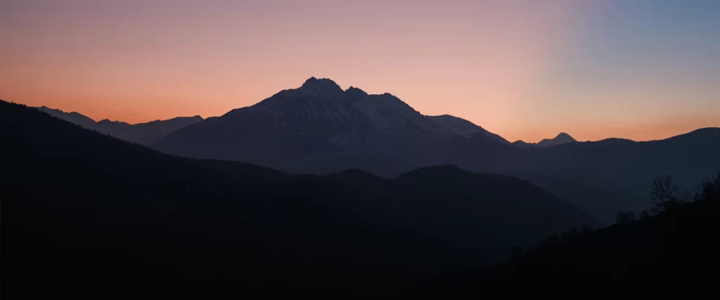 mountains twilight sky gradient serene