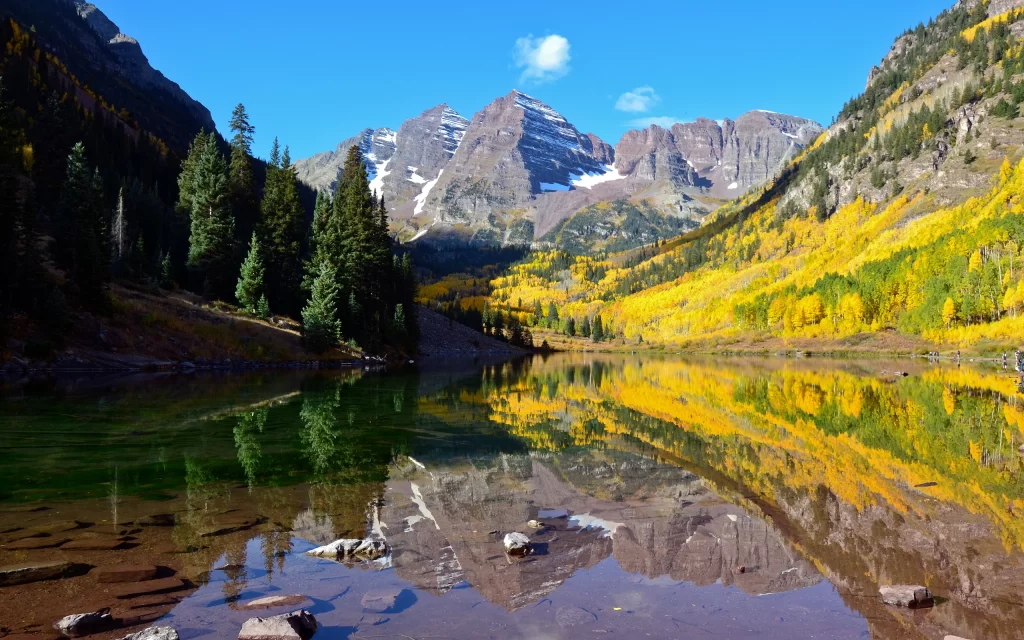 Mountain Peaks Autumn Trees Lake Reflection Clear Sky