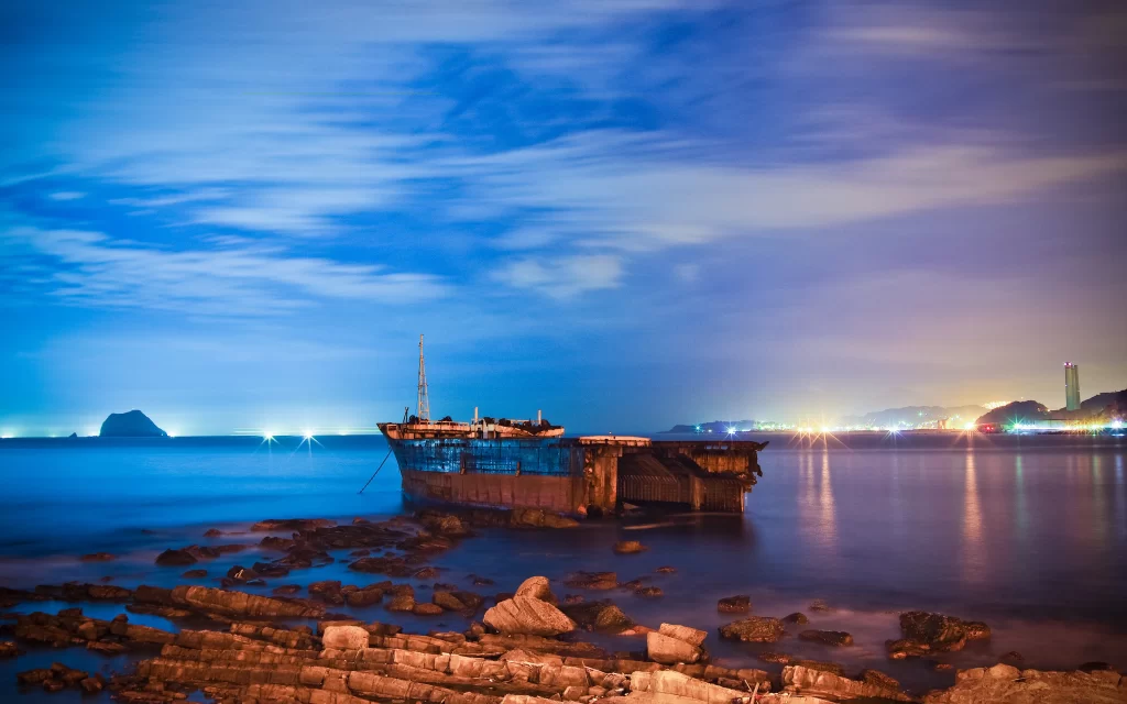 Shipwreck Ocean Rocks Twilight Cityscape Reflection
